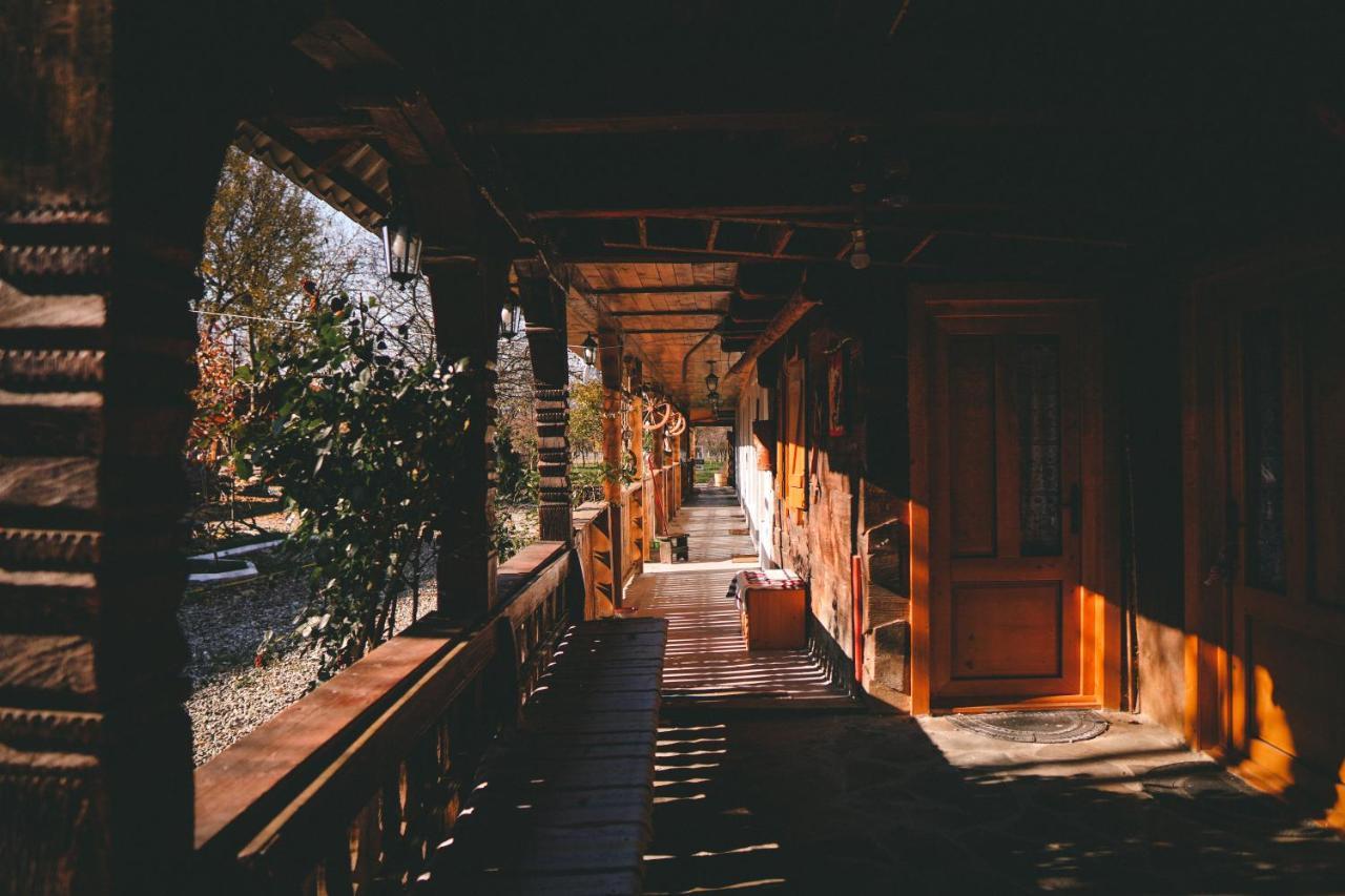 La Romaneasa Săpînţa Exterior foto